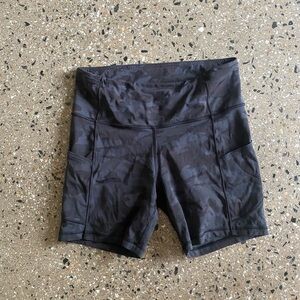 Womens lululemon shorts with pockets